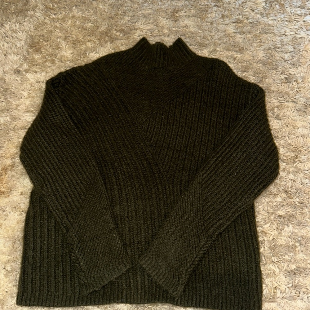 Women’s XS dark green sweater, barely worn